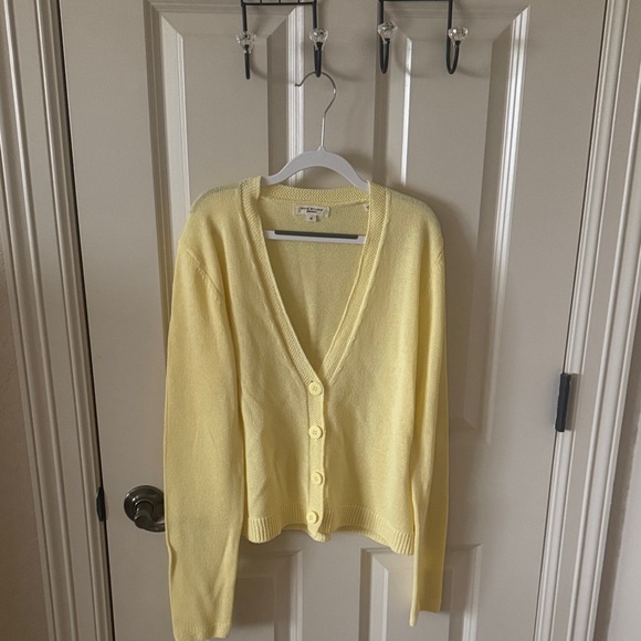 Max Studio Women’s Yellow V-Neck Cardigan Size M EUC - Picture 2 of 14